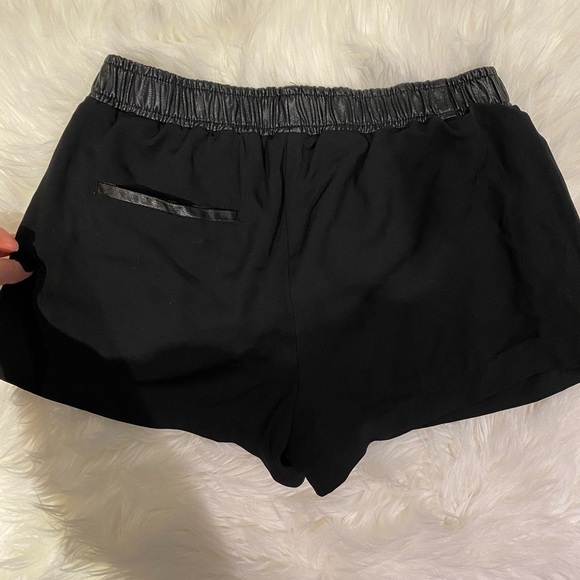 Forever 21 leather trim silky shorts XS black - Picture 3 of 3